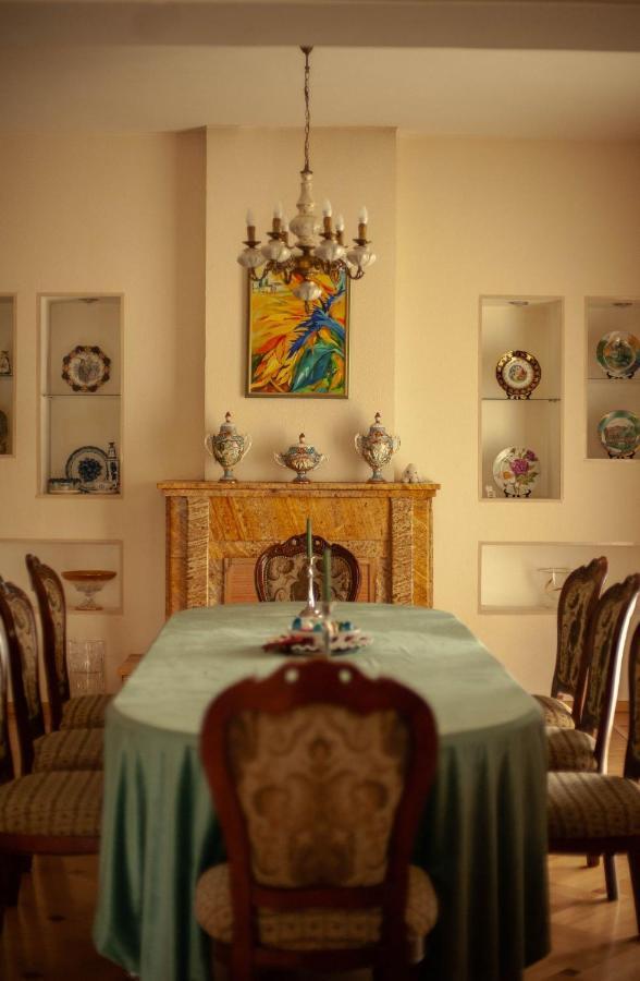 Neli & Zaal Guest House Telavi Eksteriør billede